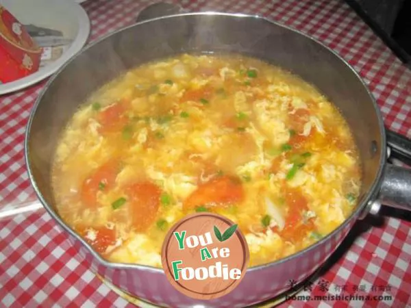 Tomato, potato and egg soup