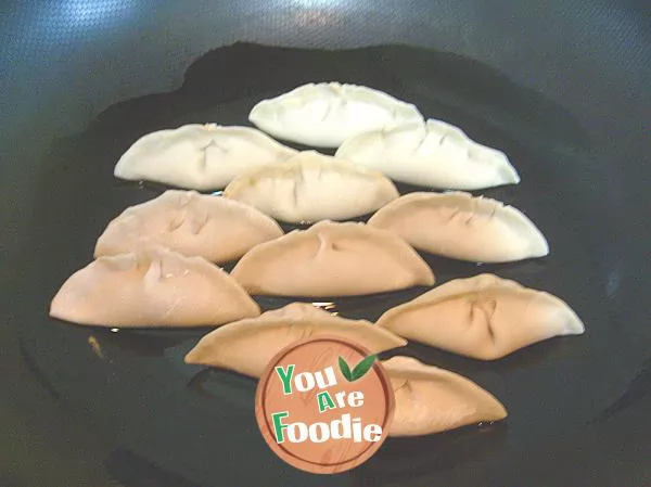 [little daughter-in-law's signature dumplings] - fried dumplings with soy sauce