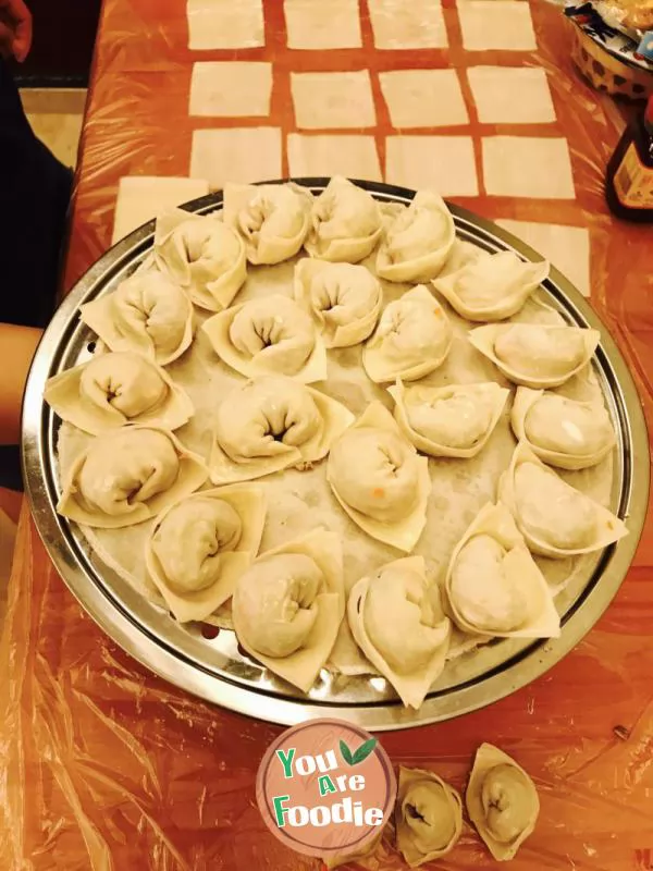 Dumplings-with-different-dishes