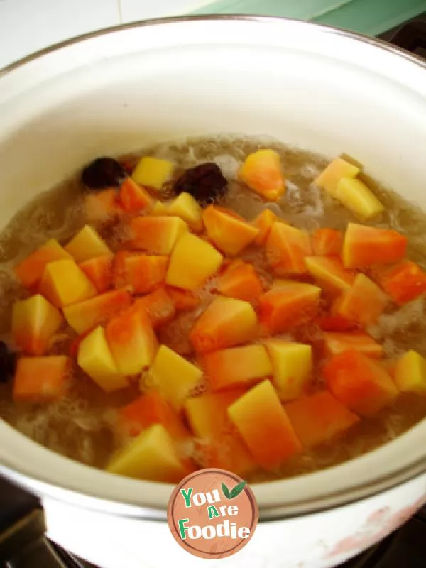 [Cantonese cuisine] - stewed papaya with tremella and rock sugar