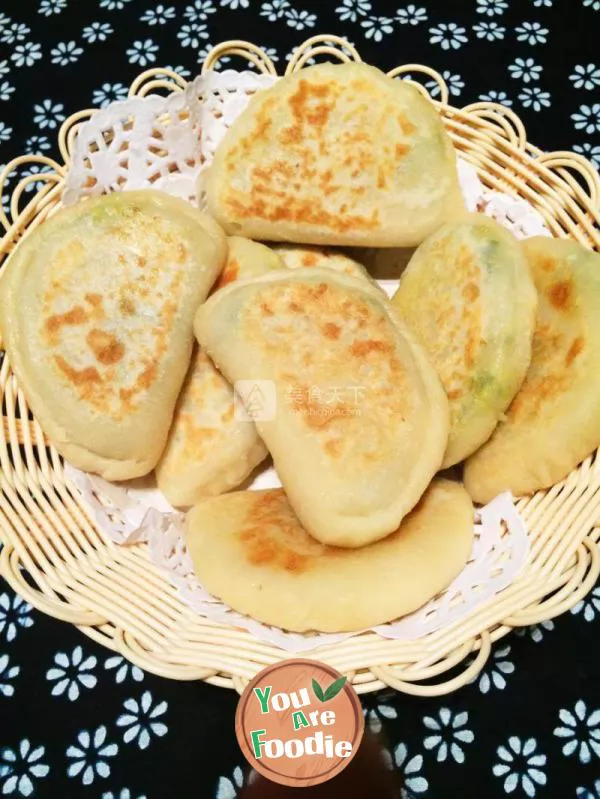 Fried Chinese leek dumplings