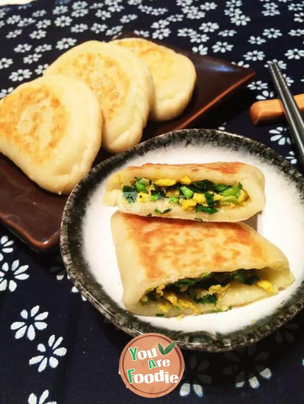 Fried Chinese leek dumplings