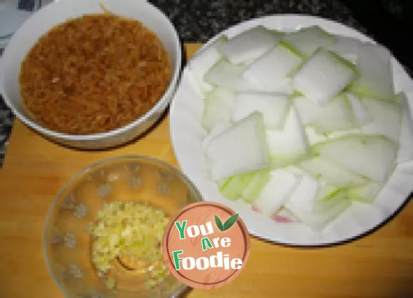 Fried white gourd slices with shrimp skin