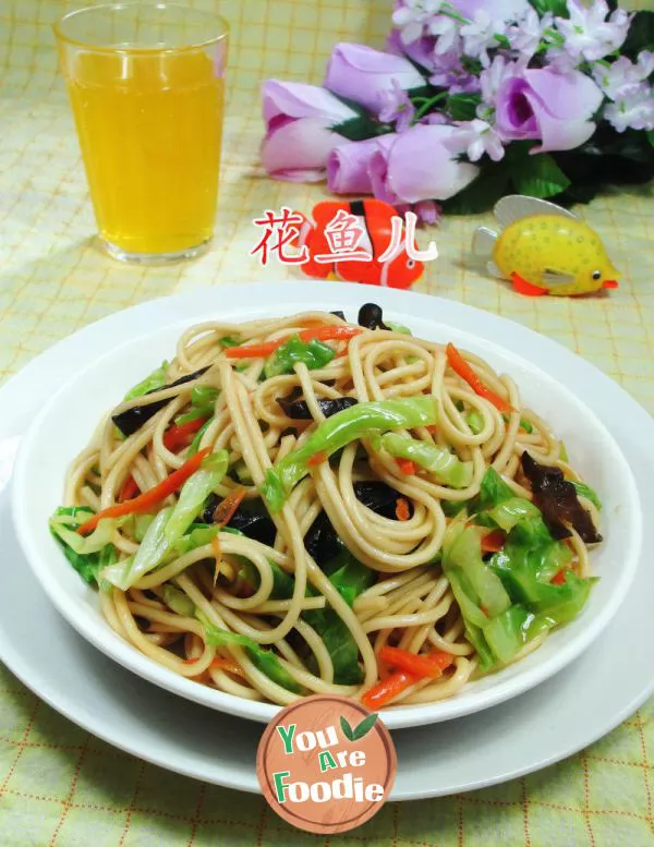 Fried-noodles-with-soy-sauce