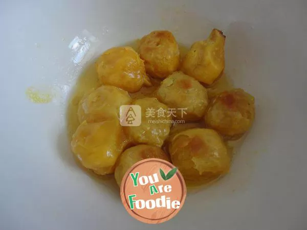 Egg yolk crispy with bean paste