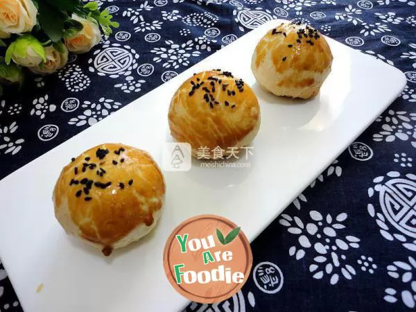 Egg yolk crispy with bean paste