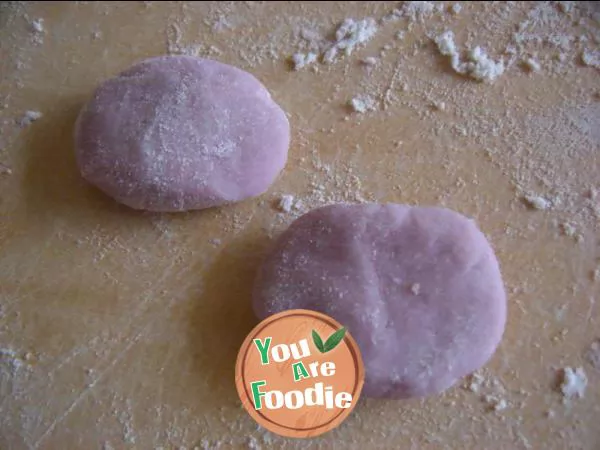 Pig bean paste bun