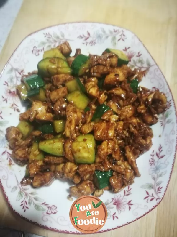 Fried diced chicken in soy sauce