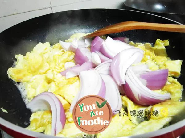 Onion scrambled eggs 