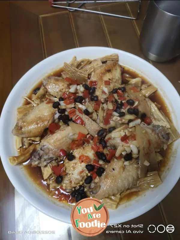 Steamed chicken wings with beancurd