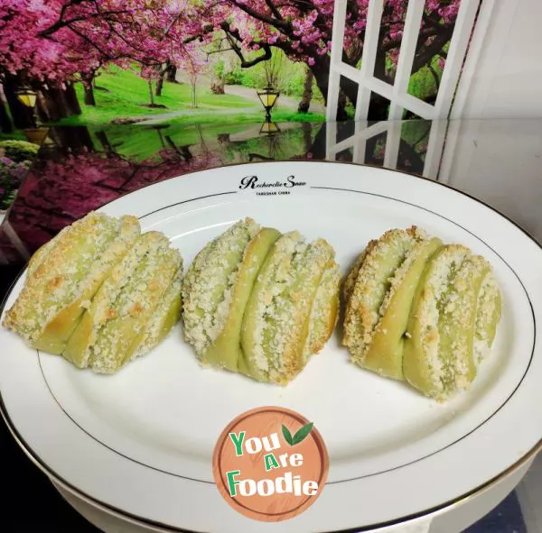 Bread with coconut paste and green tea powder