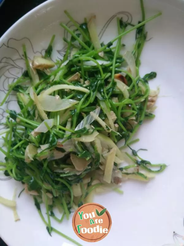 Stir fried pea sprouts with shredded ginger