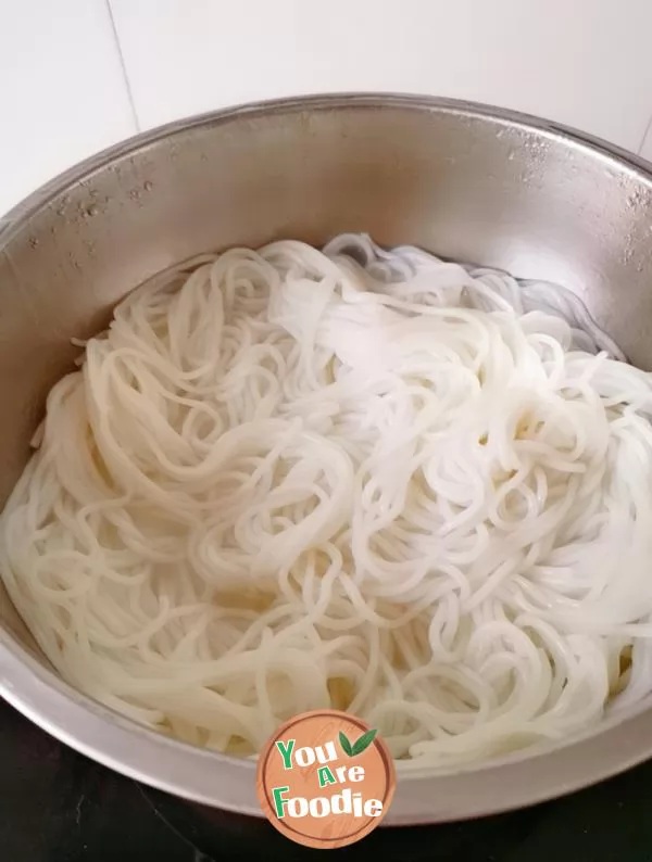 Mixed rice noodles