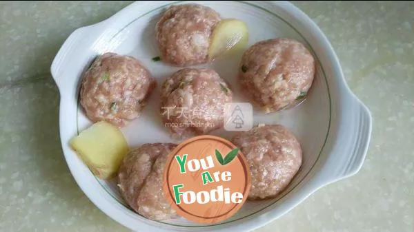 Steamed meat balls