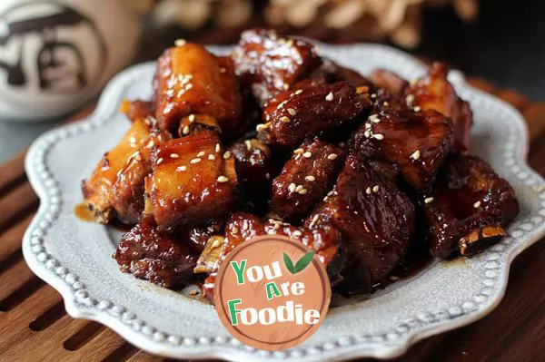 [finger sucking pork ribs with plum sauce]