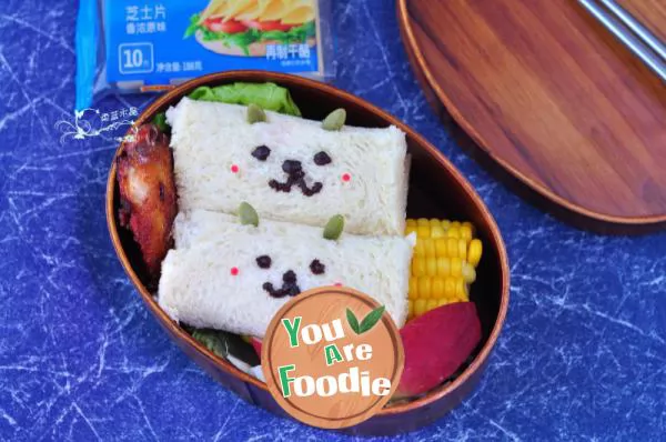 Cute-rabbit-mango-sandwich-Bento