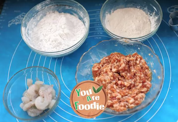 [crystal plum blossom shrimp dumplings]