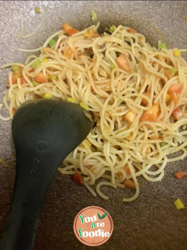 Shrimp noodles with fresh eggplant