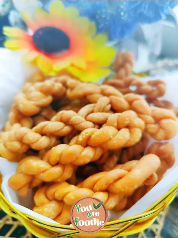 Crispy fried dough twist