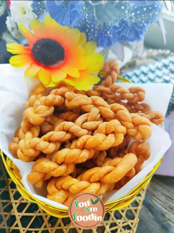 Crispy fried dough twist