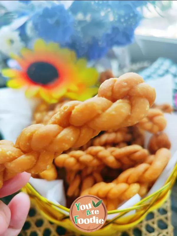 Crispy fried dough twist