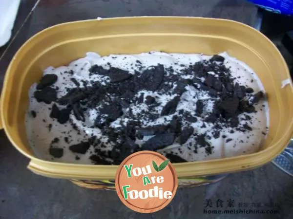 Enjoy the time in the summer afternoon. The first time I made ice cream was very successful ~ ~ Oreo ice cream