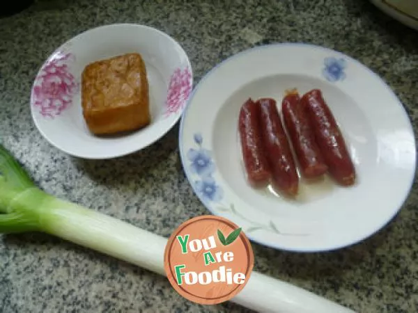 Fried scallion with dried sausage