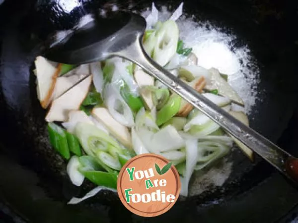 Fried scallion with dried sausage