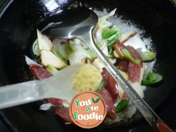 Fried scallion with dried sausage