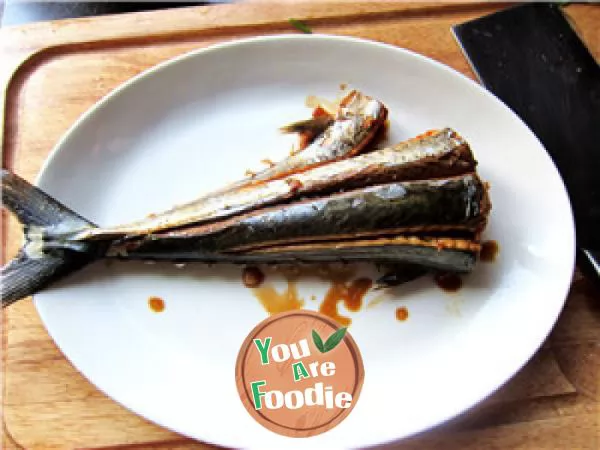 Braised Spanish mackerel tail in brown sauce