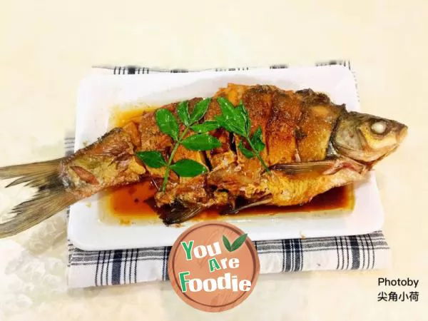 Braised Wuchang fish with pepper leaves