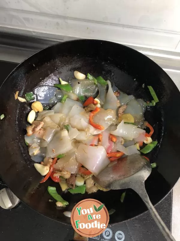 Fried meat with mung bean powder