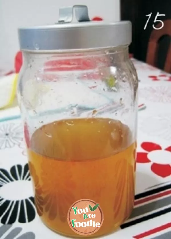 Homemade apple vinegar