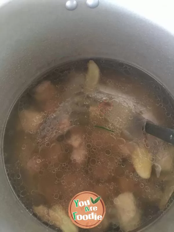 Sweet and sour pork ribs in radish soup