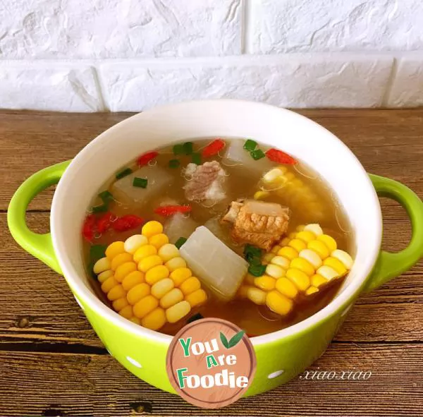 Sweet and sour pork ribs in radish soup