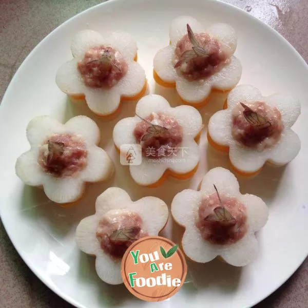 Shrimp balls stuffed with radish