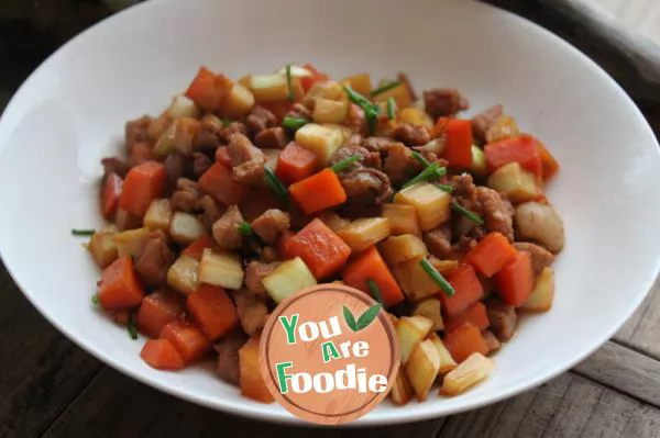 Stir fried diced rice with vegetables