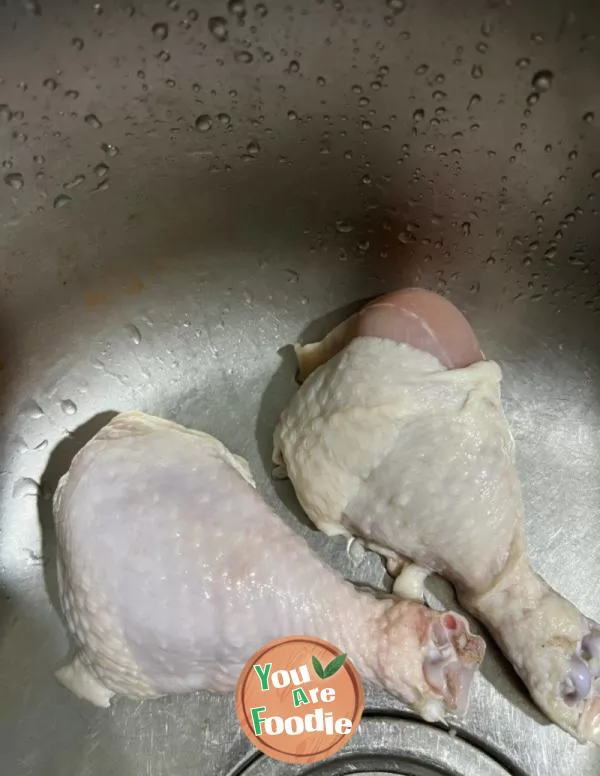 Roast chicken leg in air frying pan