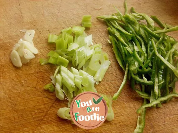 Shredded potato with green pepper