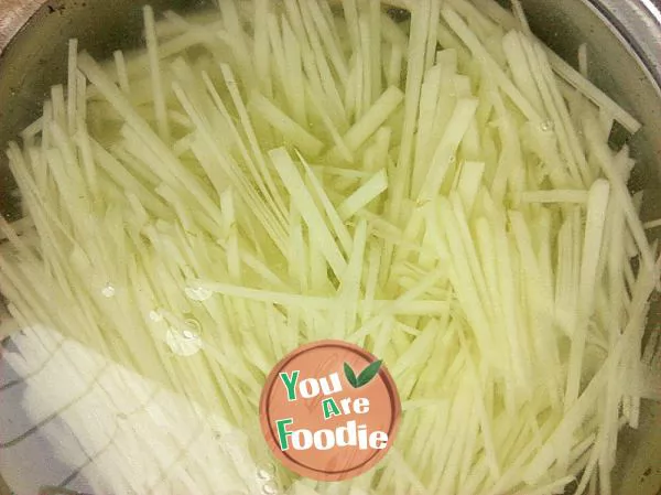 Shredded potato with green pepper
