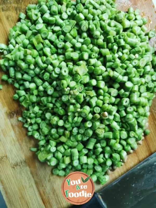 Fried long beans with diced meat