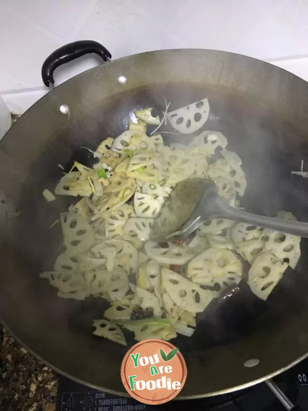 Hot and sour lotus root slices