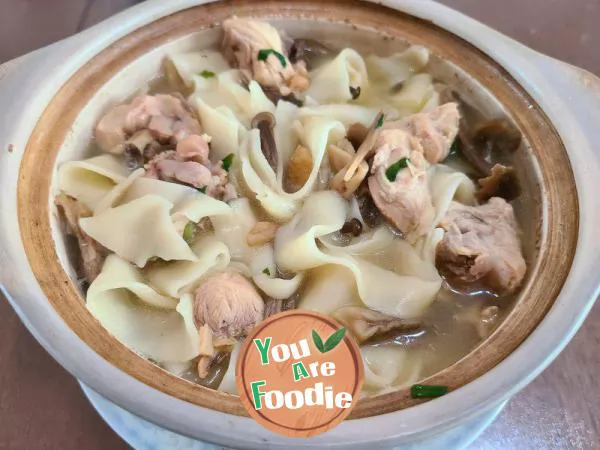 Braised Noodles with Chicken and Deer Antler Mushroom