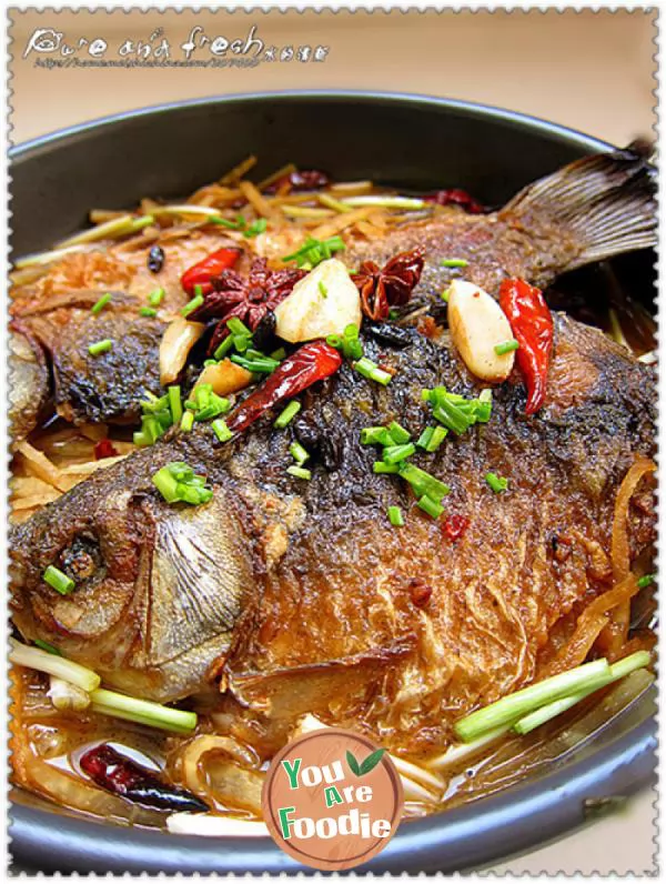 Classic Hunan cuisine -- dry pot crucian carp