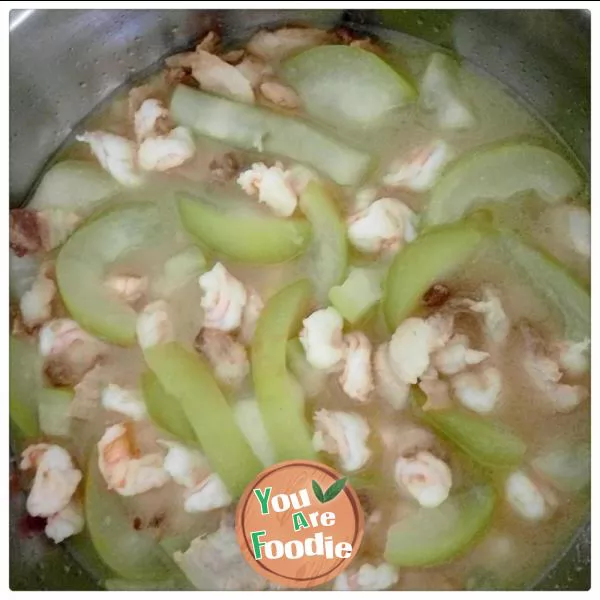 Stewed cucumber with shrimp