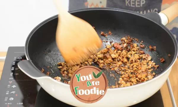 Tofu with minced meat and green garlic