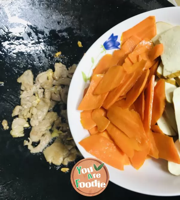 Fried meat with dried beans and carrots \Kwai stir fry#