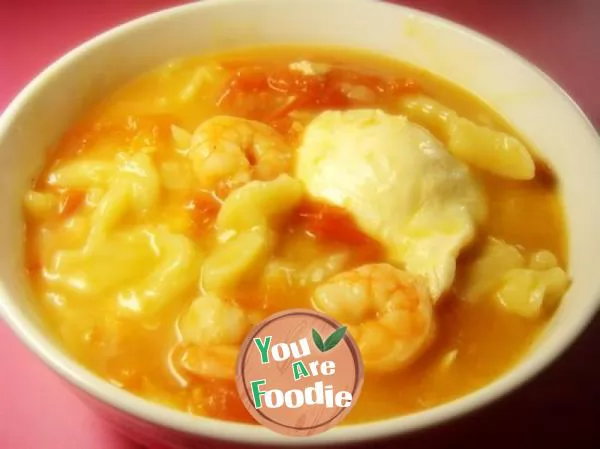 Winter solstice warm up breakfast - tomato shrimp noodle fish soup