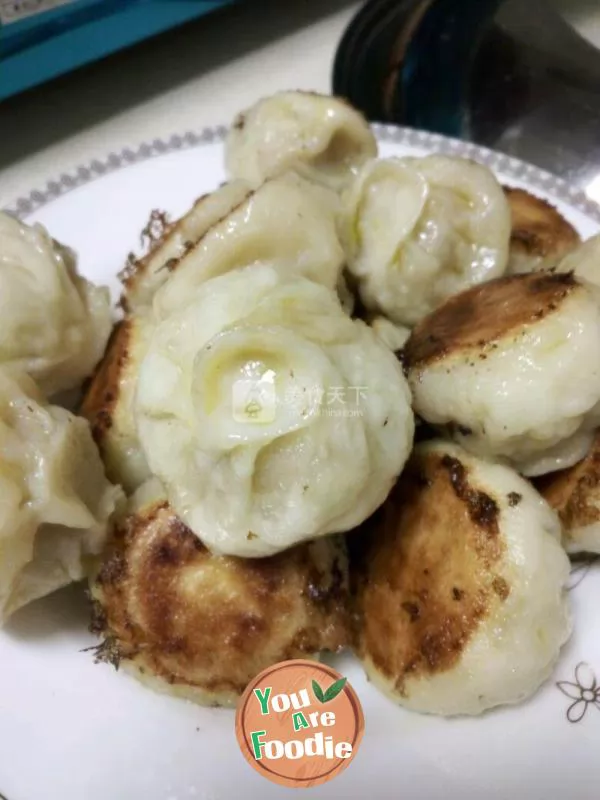 Pan-Fried Baozi Stuffed with Pork