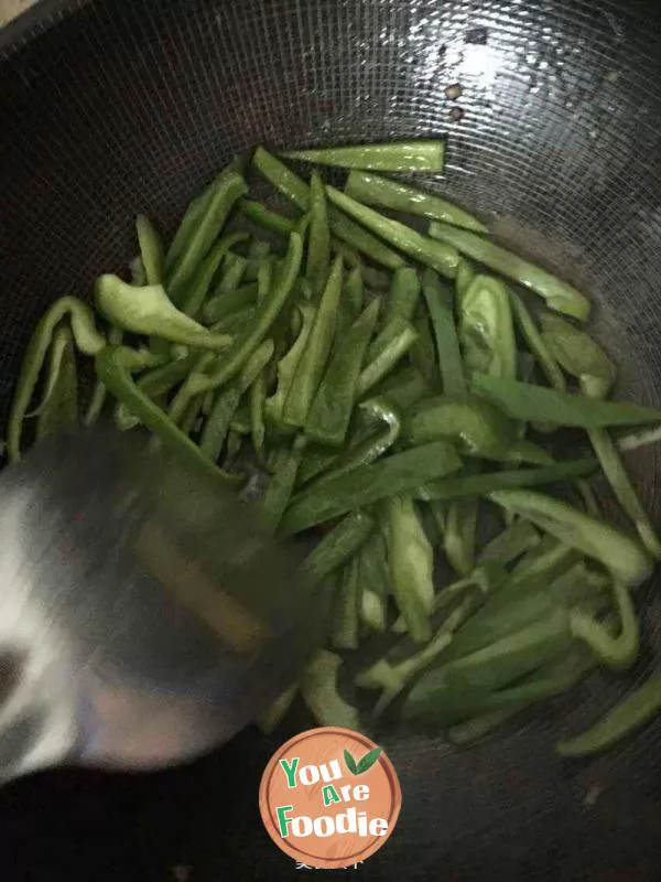 Sauteed Beef with Green Pepper